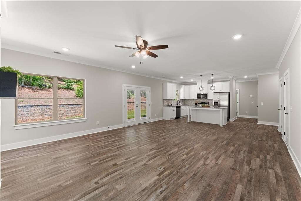 4 bedroom, 3 bathroom, 2,028 sq ft single family residence under contract at 1367 Old Shoal Creek Trail, Canton, GA 30114 — photo 6