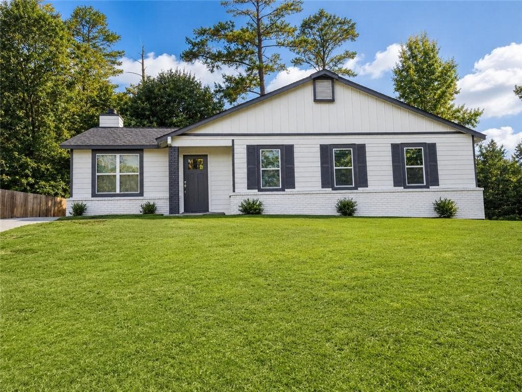 3 bedroom, 2 bathroom, 1,239 sq ft single family residence under contract at 7791 Chase Woods Drive, Jonesboro, GA 30236