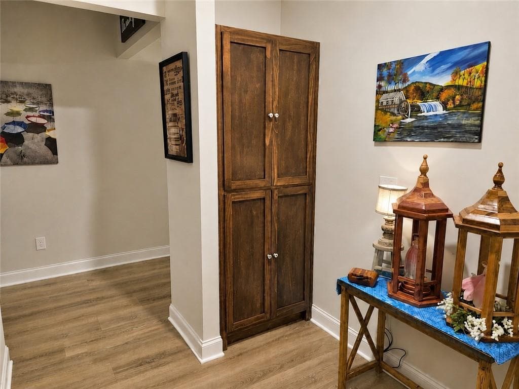 3 bedroom, 3 bathroom, 2,098 sq ft single family residence for sale at 3625 Summerpoint Crossing, Cumming, GA 30028 — photo 9