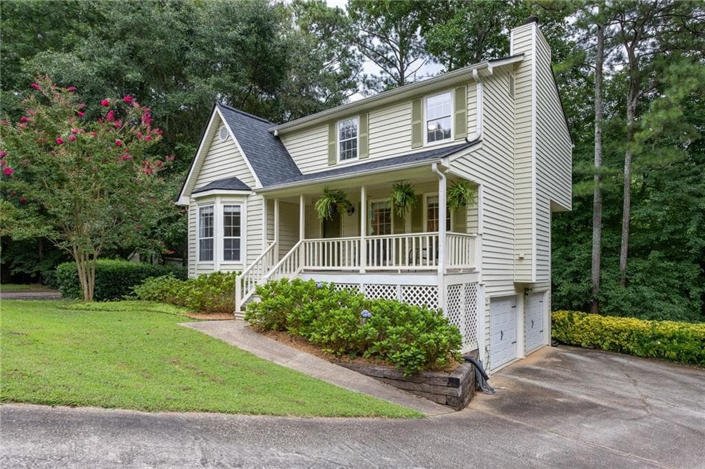 3 bedroom, 3 bathroom, 2,024 sq ft single family residence under contract at 2397 June Springs Drive, Marietta, GA 30008 — photo 2