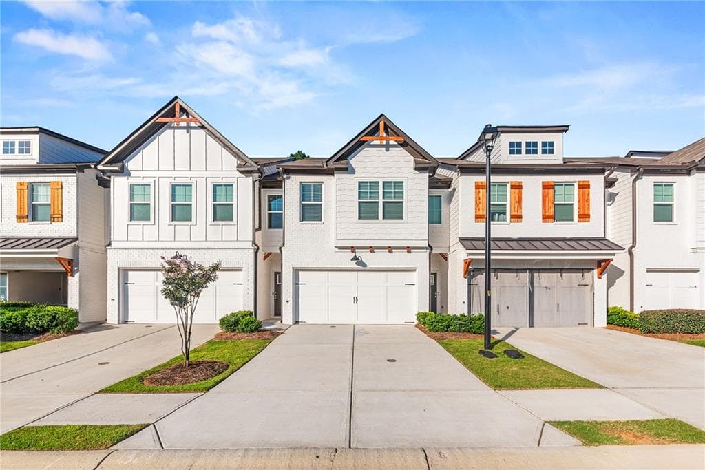 3 bedroom, 3 bathroom, 1,829 sq ft townhouse for sale at 487 Auburn Valley Way 186, Auburn, GA 30011 — photo 3