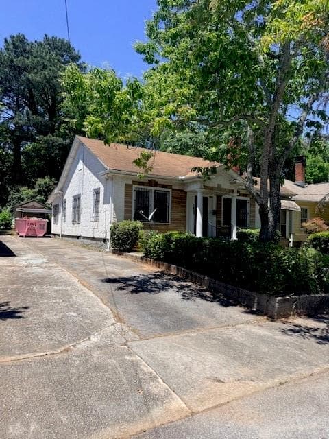 3 bedroom, 1 bathroom, 1,376 sq ft single family residence for sale at 1423 Graham Street, Atlanta, GA 30310 — photo 2
