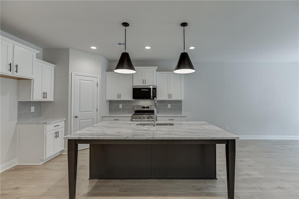 3 bedroom, 3 bathroom, 1,834 sq ft townhouse for sale at 753 Woods Chapel Road Lot 100, Sugar Hill, GA 30518 — photo 6