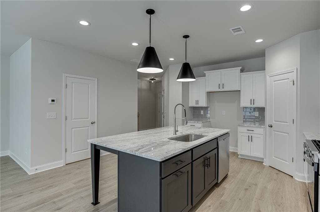 3 bedroom, 3 bathroom, 1,834 sq ft townhouse for sale at 753 Woods Chapel Road Lot 100, Sugar Hill, GA 30518 — photo 9