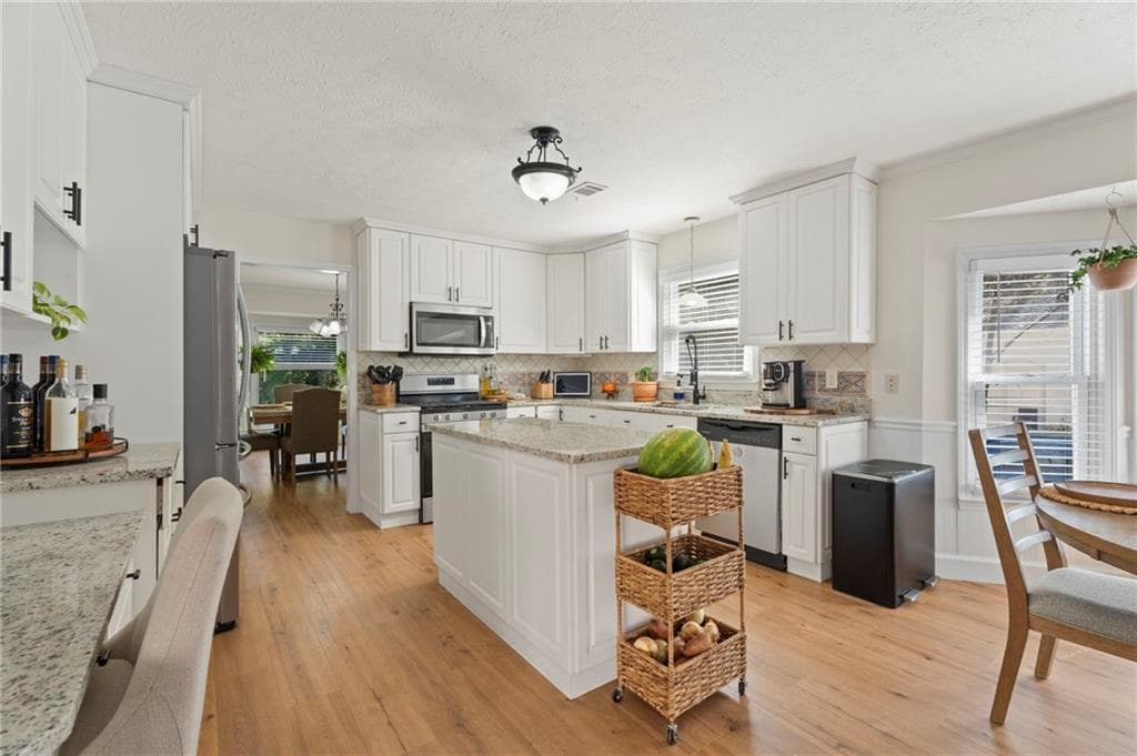 4 bedroom, 3 bathroom, 3,193 sq ft single family residence for sale at 3525 Rock Falls Drive, Snellville, GA 30039 — photo 7