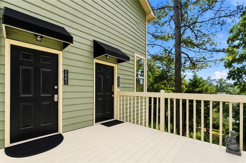 2 bedroom, 2 bathroom, 1,240 sq ft condominium for sale at 1003 Canyon Point Circle, Roswell, GA 30076