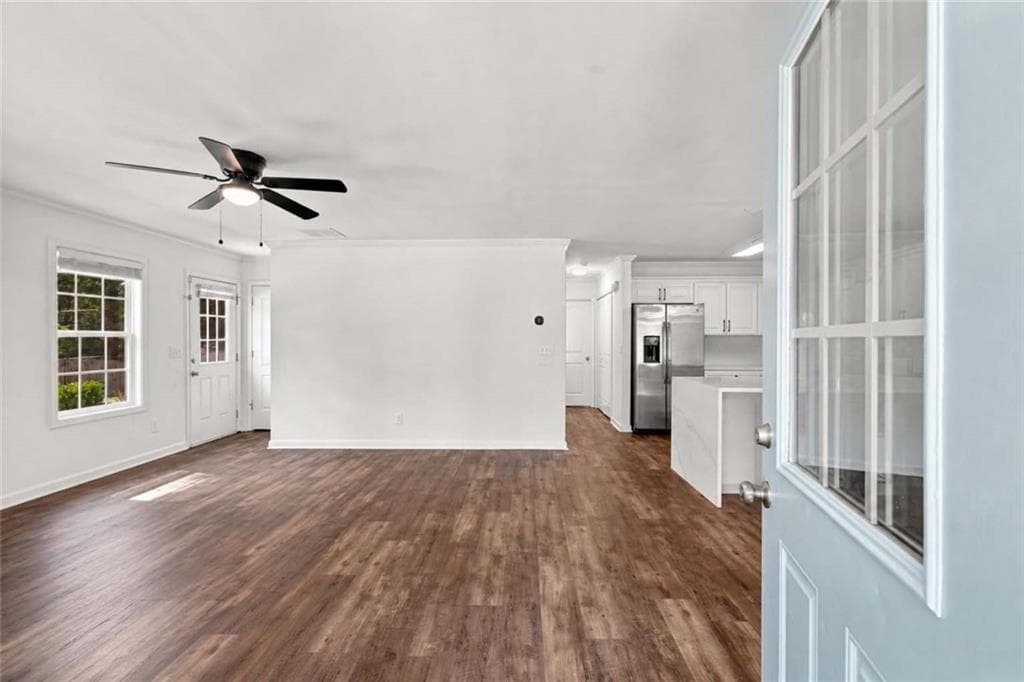 3 bedroom, 2 bathroom, 1,418 sq ft single family residence for sale at 728 Skyview Drive, Marietta, GA 30060 — photo 3