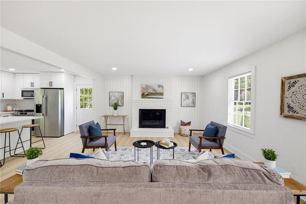 4 bedroom, 3 bathroom, 2,182 sq ft single family residence for sale at 3343 Corral Drive, Marietta, GA 30066 — photo 7