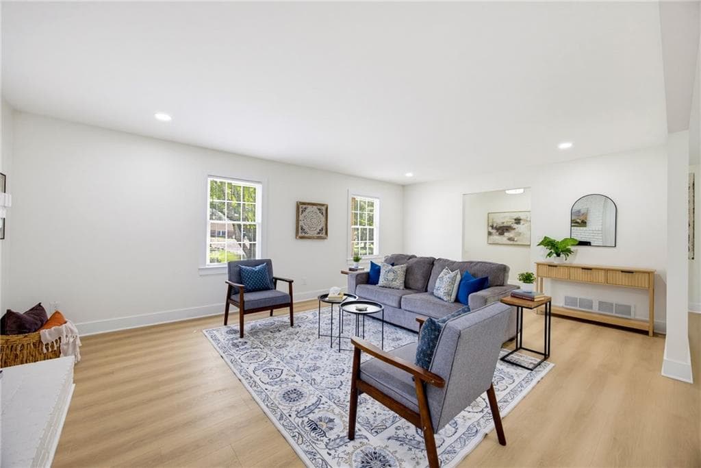 4 bedroom, 3 bathroom, 2,182 sq ft single family residence for sale at 3343 Corral Drive, Marietta, GA 30066 — photo 9