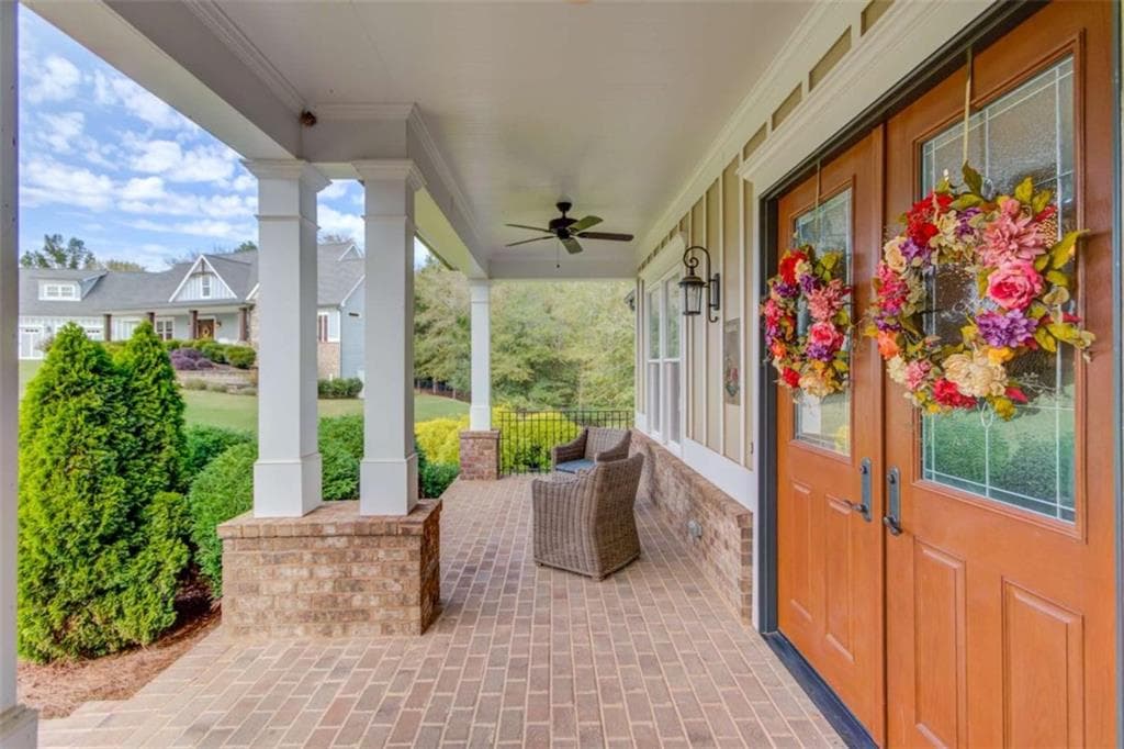 5 bedroom, 4 bathroom, 5,554 sq ft single family residence for sale at 624 Skyland Drive, Hoschton, GA 30548 — photo 5