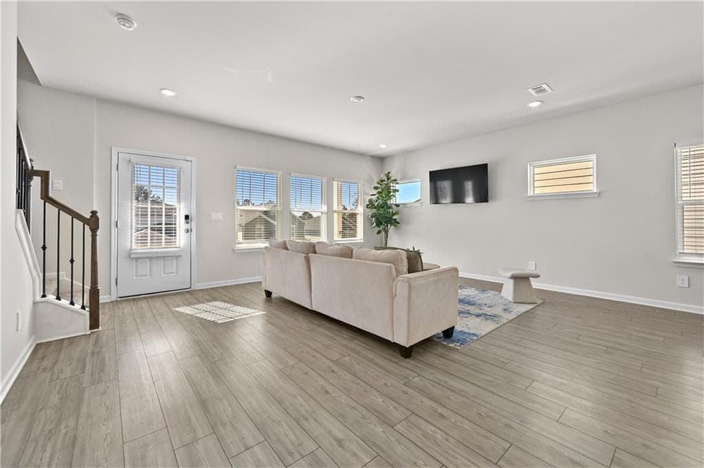 3 bedroom, 3 bathroom, 2,064 sq ft single family residence for sale at 1280 Lyon way Drive, Lawrenceville, GA 30044 — photo 4