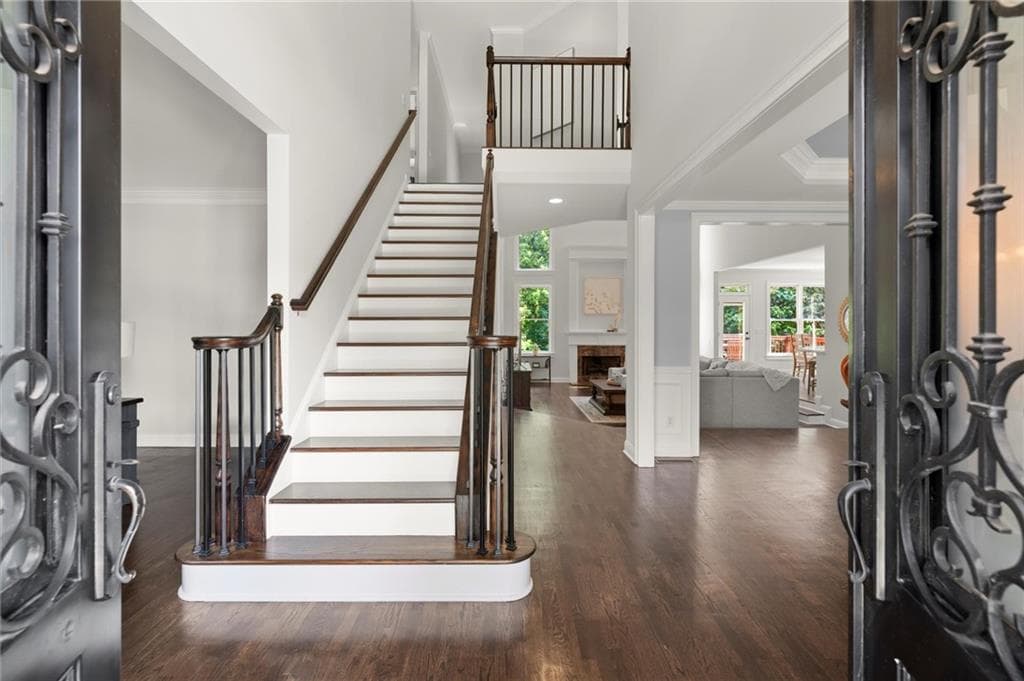 6 bedroom, 5 bathroom, 4,772 sq ft single family residence for sale at 4107 Oberon Drive, Smyrna, GA 30080 — photo 2