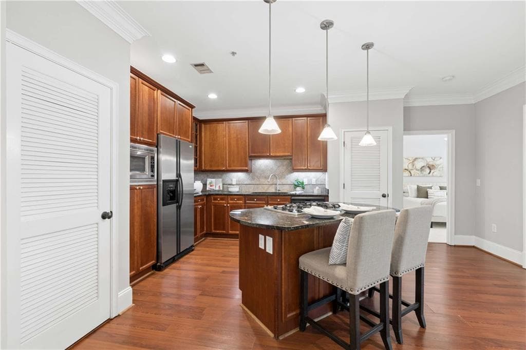 2 bedroom, 2 bathroom, 1,275 sq ft condominium for sale at 828 Highland Lane 2106, Atlanta, GA 30306 — photo 7