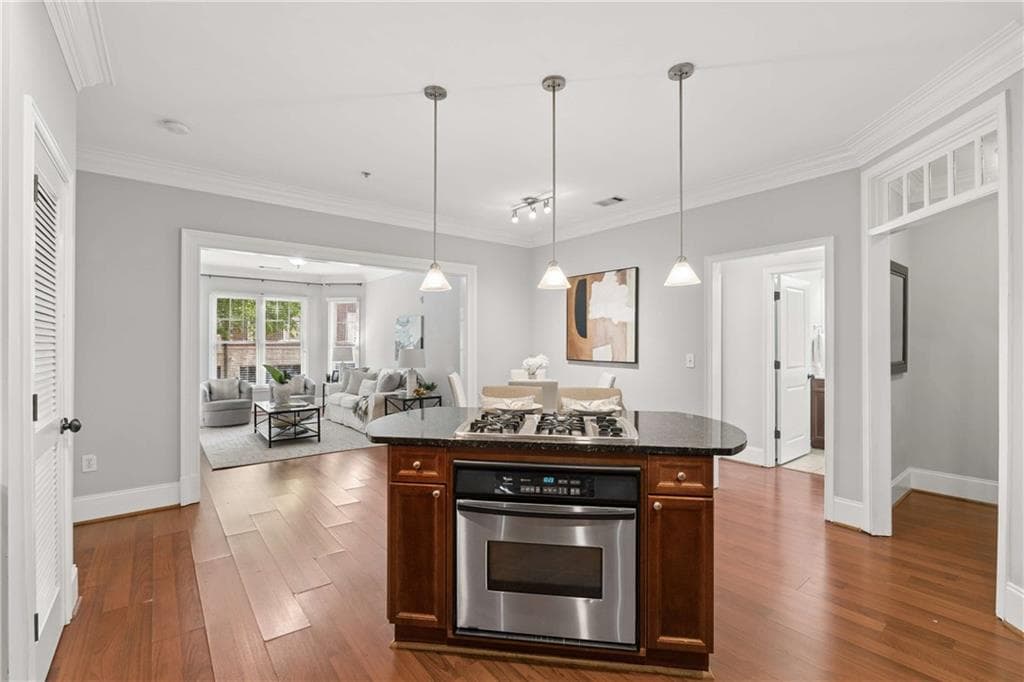 2 bedroom, 2 bathroom, 1,275 sq ft condominium for sale at 828 Highland Lane 2106, Atlanta, GA 30306 — photo 8