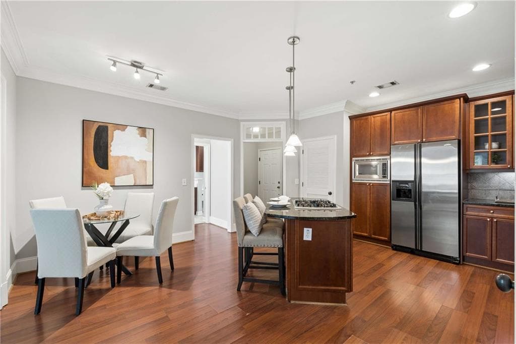 2 bedroom, 2 bathroom, 1,275 sq ft condominium for sale at 828 Highland Lane 2106, Atlanta, GA 30306 — photo 9