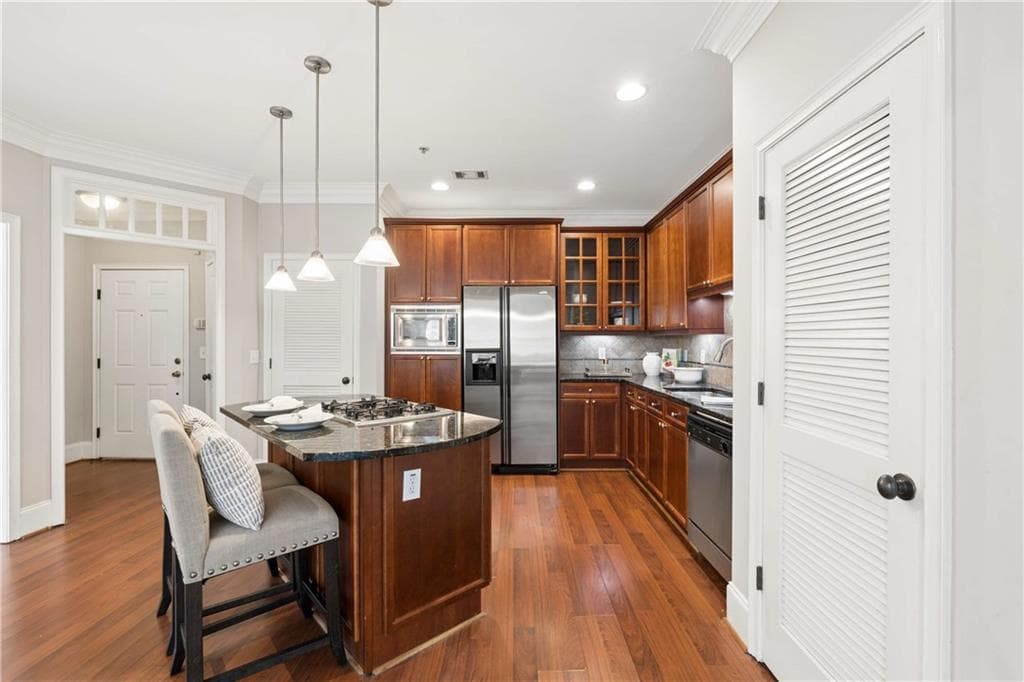 2 bedroom, 2 bathroom, 1,275 sq ft condominium for sale at 828 Highland Lane 2106, Atlanta, GA 30306 — photo 10