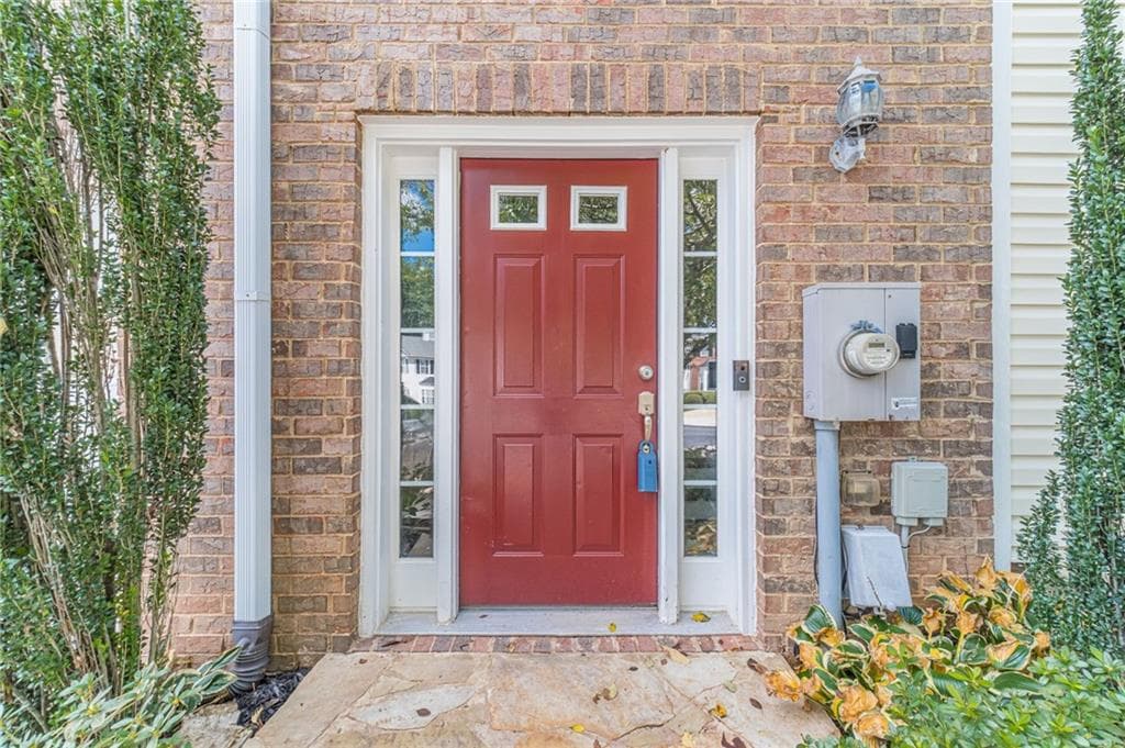3 bedroom, 4 bathroom, 2,112 sq ft townhouse for sale at 4712 Poplar Ridge Court, Oakwood, GA 30566 — photo 2