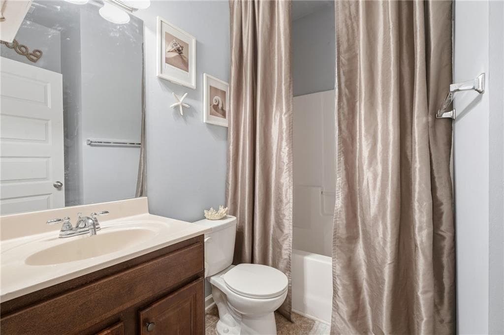 7 bedroom, 5 bathroom, 5,192 sq ft single family residence under contract at 12090 Centerra Drive, Hampton, GA 30228 — photo 7