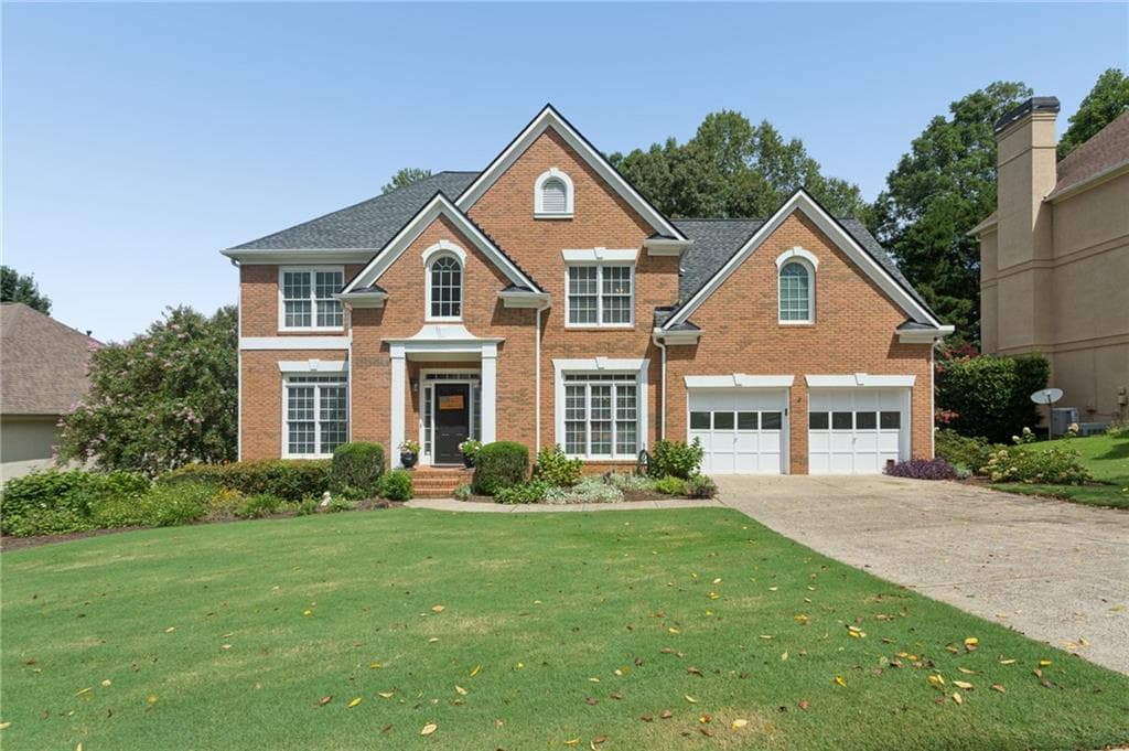 5 bedroom, 4 bathroom, 4,086 sq ft single family residence under contract at 1353 Crown Terrace, Marietta, GA 30062 — photo 2
