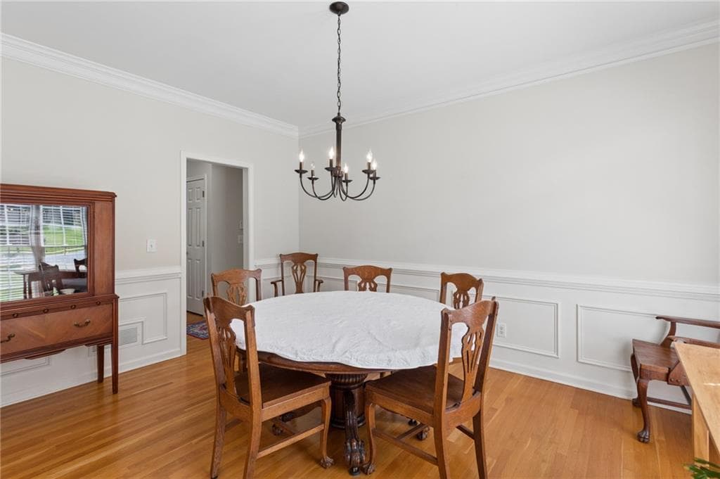 5 bedroom, 4 bathroom, 4,086 sq ft single family residence under contract at 1353 Crown Terrace, Marietta, GA 30062 — photo 9
