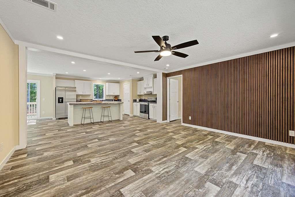3 bedroom, 2 bathroom, 1,792 sq ft single family residence for sale at 140 B Lakeshore Drive, Eatonton, GA 31024 — photo 6