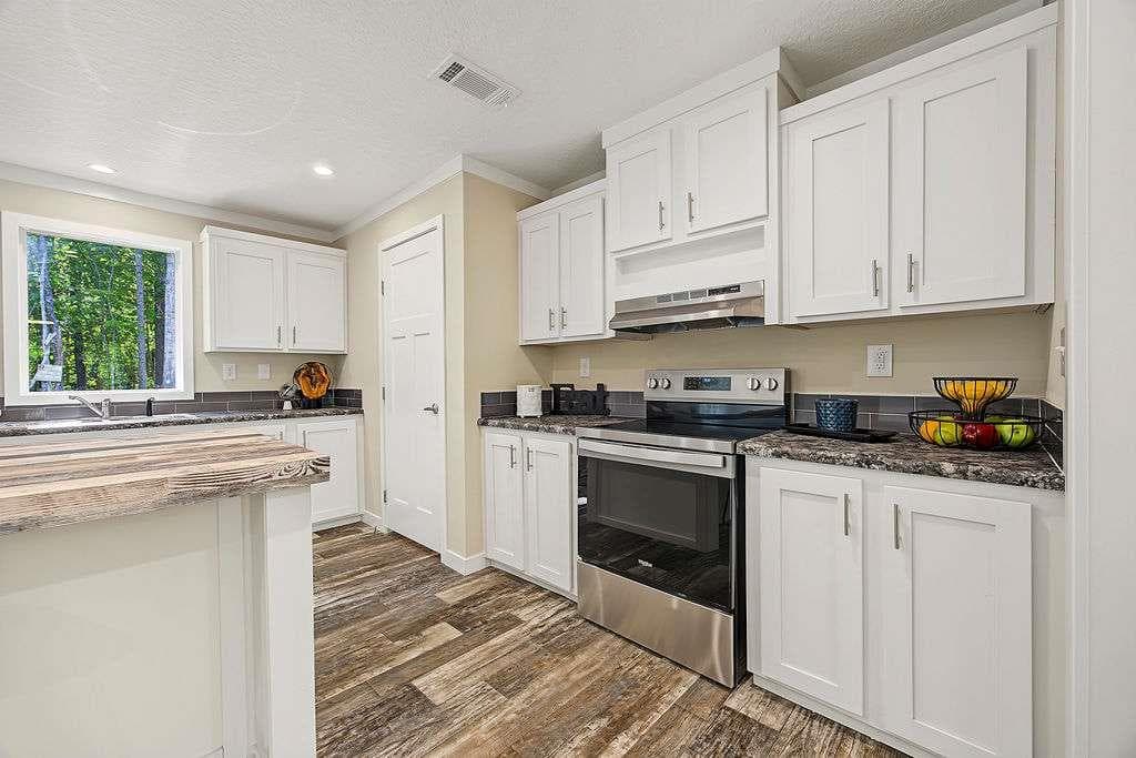 3 bedroom, 2 bathroom, 1,792 sq ft single family residence for sale at 140 B Lakeshore Drive, Eatonton, GA 31024 — photo 10