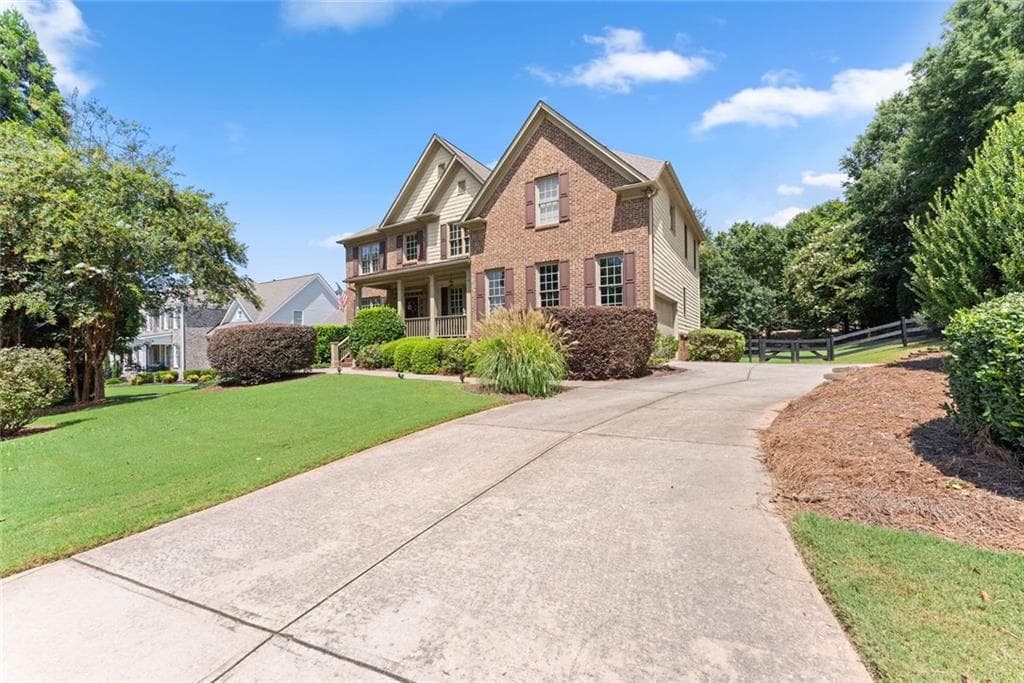5 bedroom, 5 bathroom, 5,877 sq ft single family residence for sale at 5610 Cascade Trail, Cumming, GA 30040 — photo 3