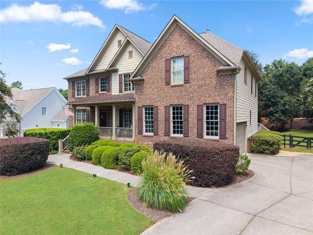 5 bedroom, 5 bathroom, 5,877 sq ft single family residence for sale at 5610 Cascade Trail, Cumming, GA 30040 — photo 4