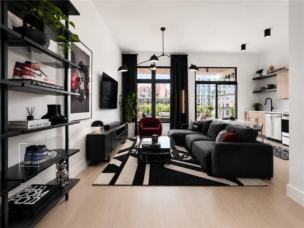 1 bedroom, 1 bathroom, 630 sq ft condominium for sale at 567 Ponce De Leon Avenue 414, Atlanta, GA 30308