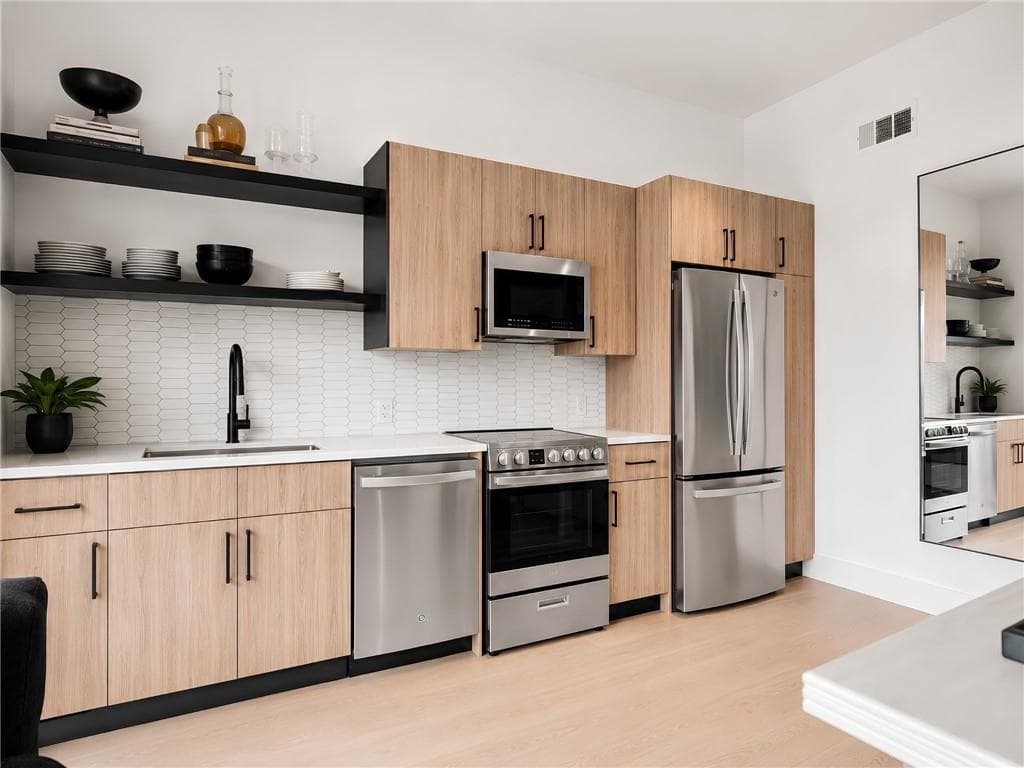1 bedroom, 1 bathroom, 630 sq ft condominium for sale at 567 Ponce De Leon Avenue 414, Atlanta, GA 30308 — photo 6