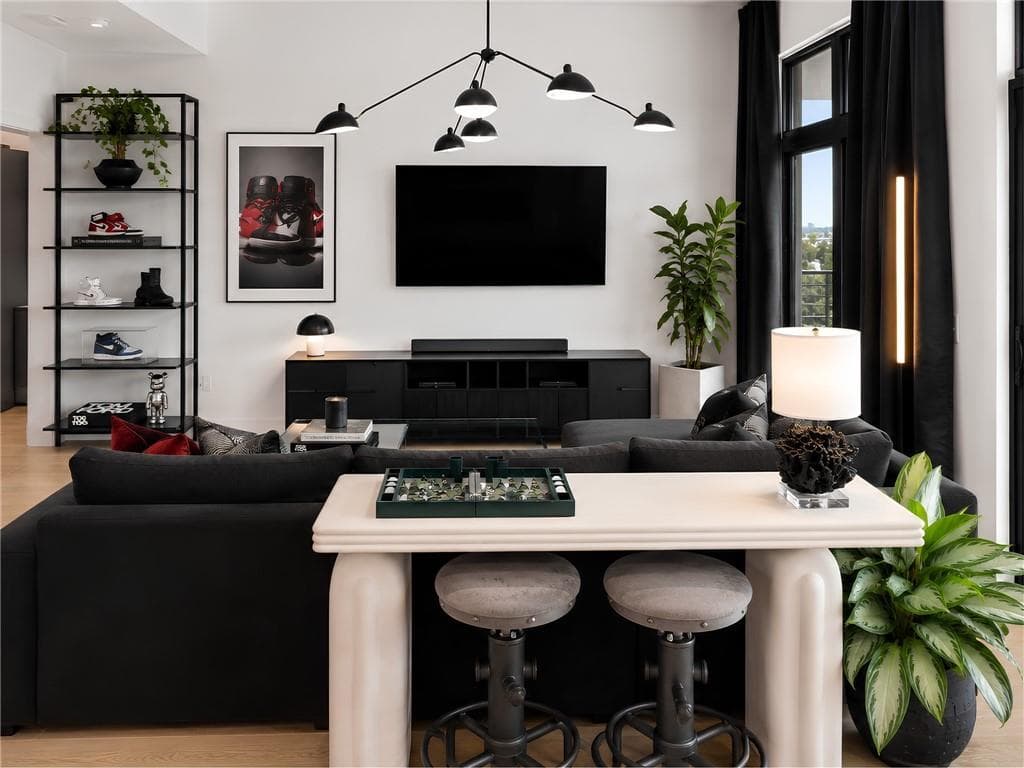 1 bedroom, 1 bathroom, 630 sq ft condominium for sale at 567 Ponce De Leon Avenue 414, Atlanta, GA 30308 — photo 8