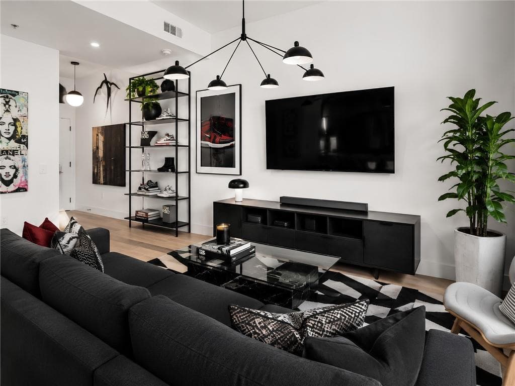 1 bedroom, 1 bathroom, 630 sq ft condominium for sale at 567 Ponce De Leon Avenue 414, Atlanta, GA 30308 — photo 10