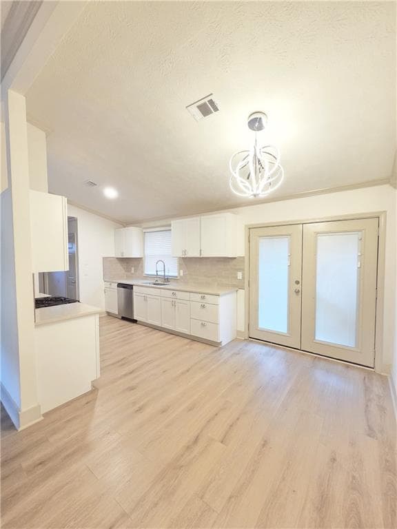 3 bedroom, 2 bathroom, 1,239 sq ft single family residence under contract at 7791 Chase Woods Drive, Jonesboro, GA 30236 — photo 5