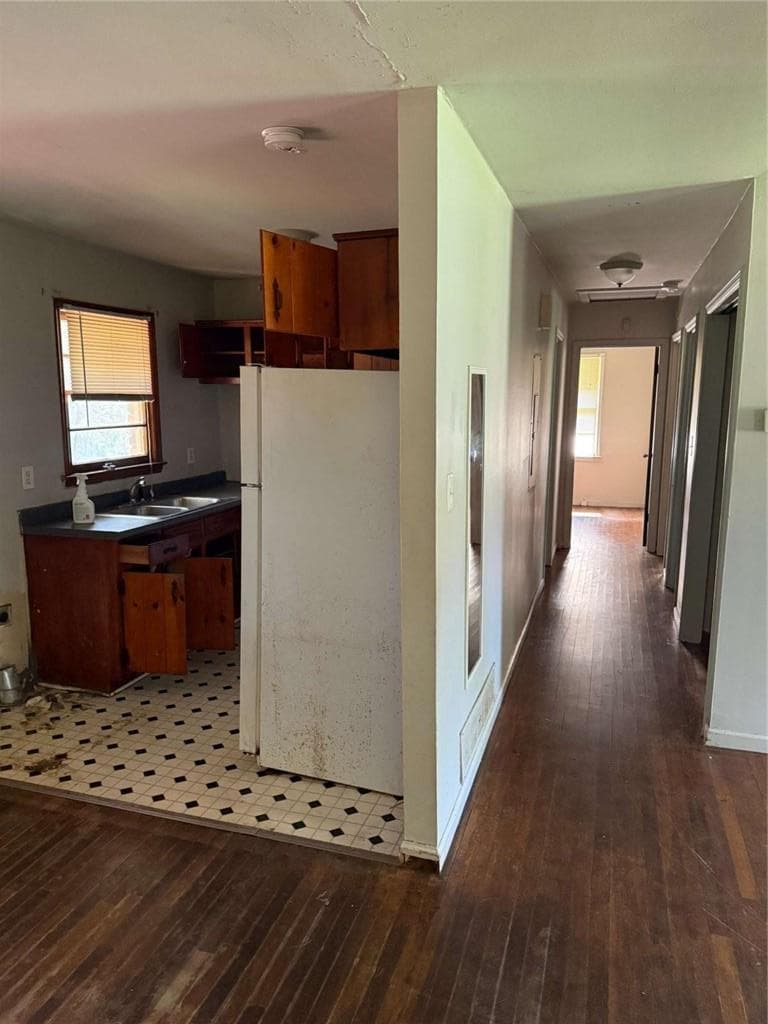 3 bedroom, 1 bathroom, 975 sq ft single family residence for sale at 1147 Evelyn Drive, Forest Park, GA 30297 — photo 6