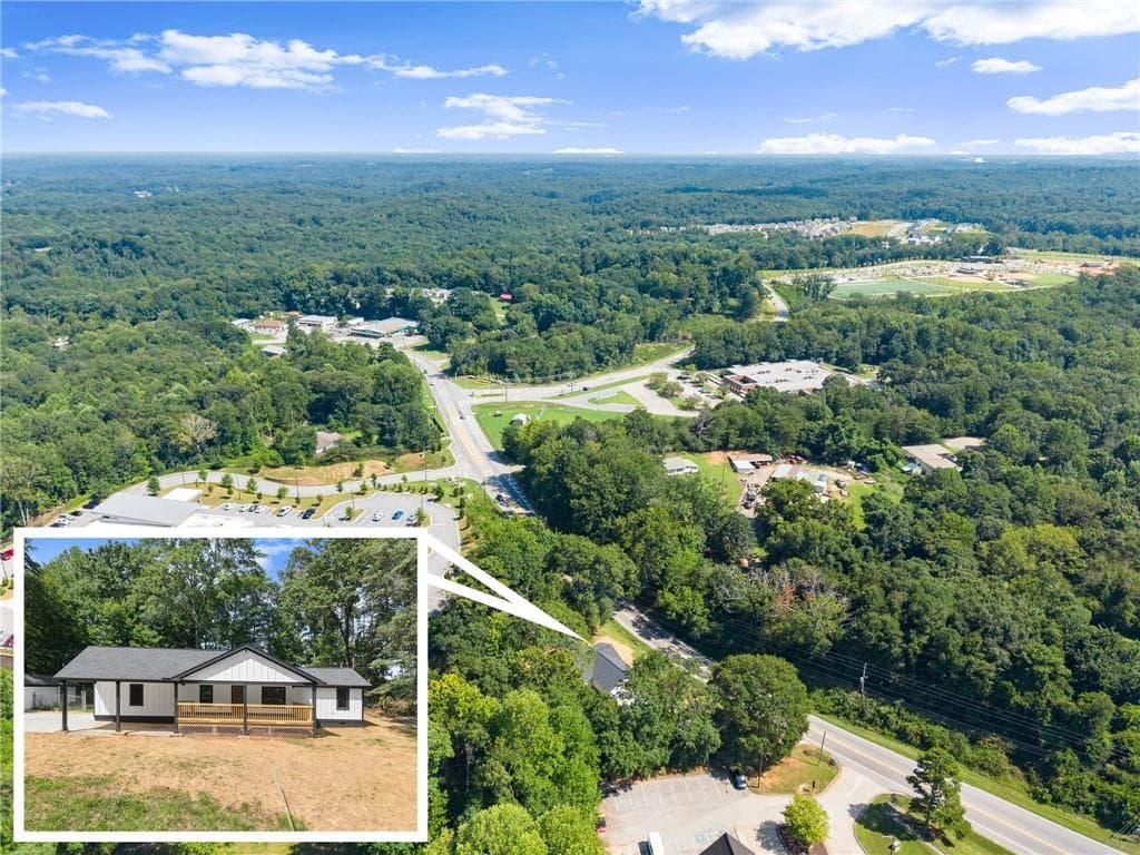 3 bedroom, 2 bathroom, 1,500 sq ft single family residence under contract at 2443 Old Cornelia Highway, Gainesville, GA 30507 — photo 2