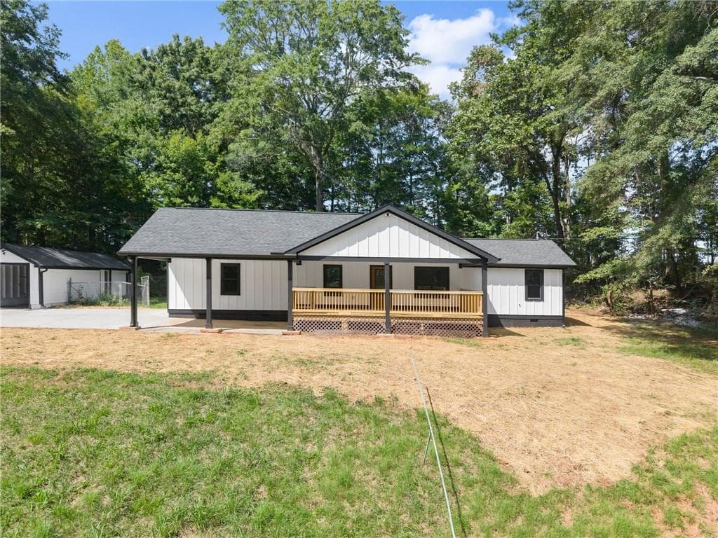 3 bedroom, 2 bathroom, 1,500 sq ft single family residence under contract at 2443 Old Cornelia Highway, Gainesville, GA 30507 — photo 4