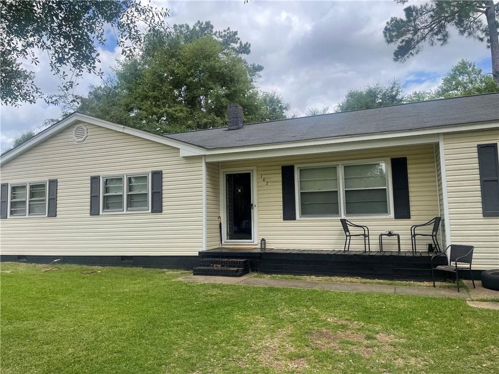 3 bedroom, 1 bathroom, 1,520 sq ft single family residence for sale at 107 N Ingleside Drive, Albany, GA 31707