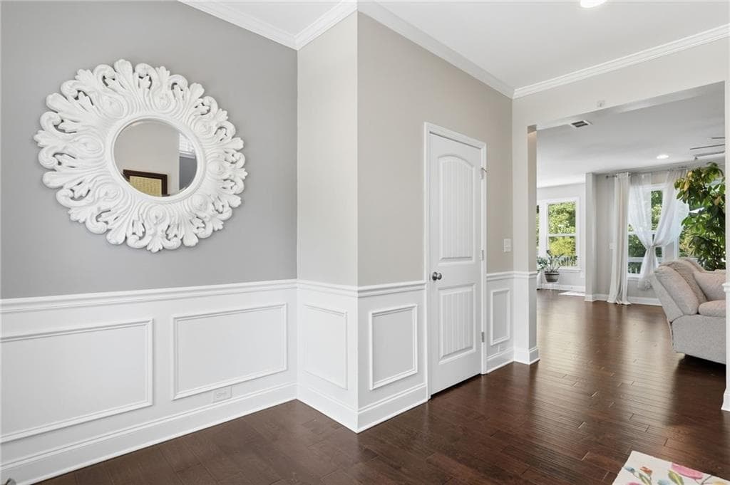 4 bedroom, 3 bathroom, 2,546 sq ft single family residence under contract at 1700 Primrose Park Road, Sugar Hill, GA 30518 — photo 4