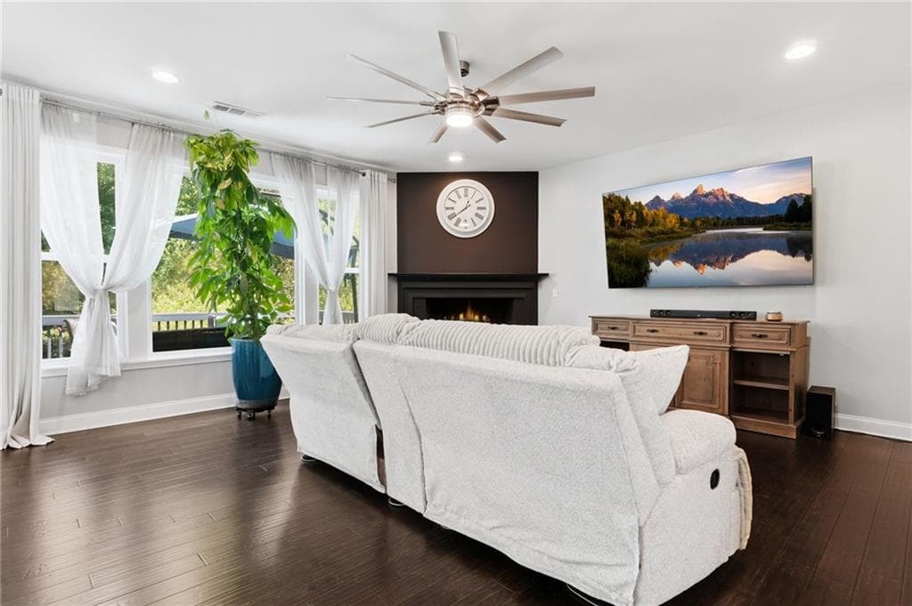 4 bedroom, 3 bathroom, 2,546 sq ft single family residence under contract at 1700 Primrose Park Road, Sugar Hill, GA 30518 — photo 6