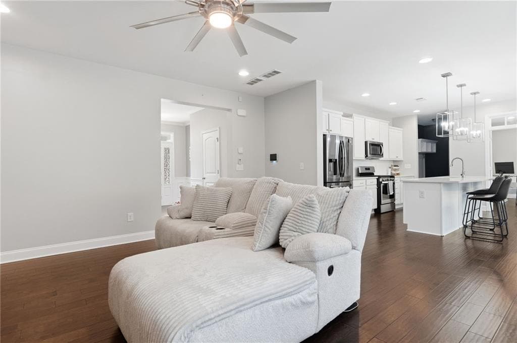 4 bedroom, 3 bathroom, 2,546 sq ft single family residence under contract at 1700 Primrose Park Road, Sugar Hill, GA 30518 — photo 7