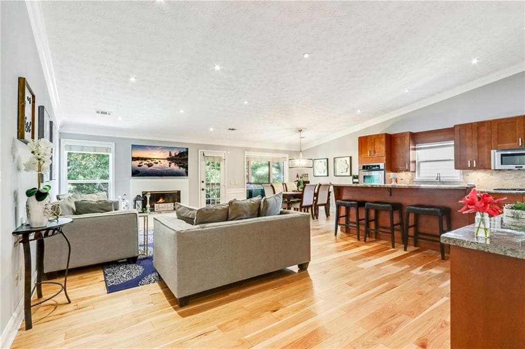 6 bedroom, 4 bathroom, 3,363 sq ft single family residence under contract at 2744 Sterling Drive, Lawrenceville, GA 30043 — photo 9