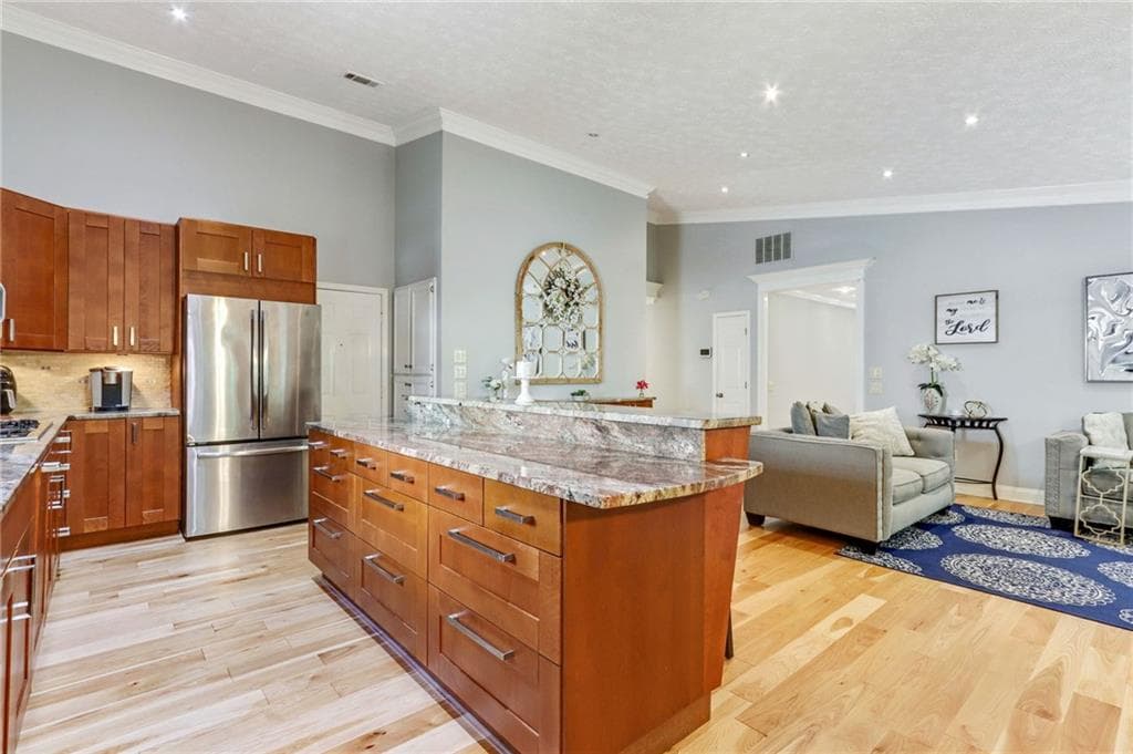 6 bedroom, 4 bathroom, 3,363 sq ft single family residence under contract at 2744 Sterling Drive, Lawrenceville, GA 30043 — photo 7