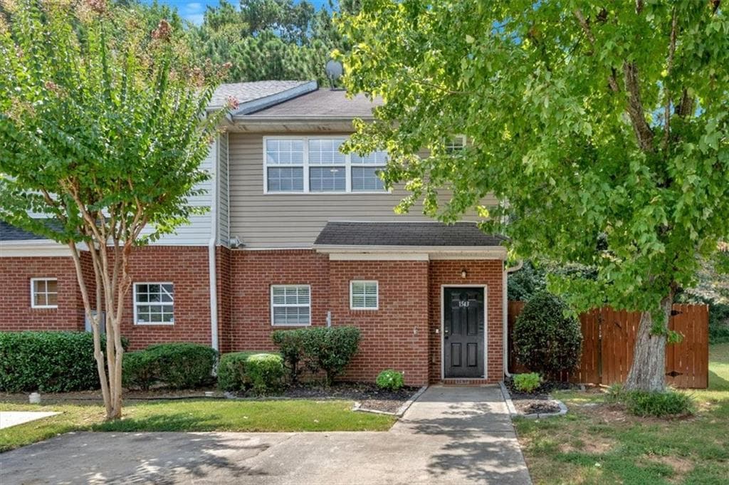 2 bedroom, 3 bathroom, 1,386 sq ft townhouse for rent at 1543 Springleaf Cove, Smyrna, GA 30080 for $2,500 a month — photo 1 of 27