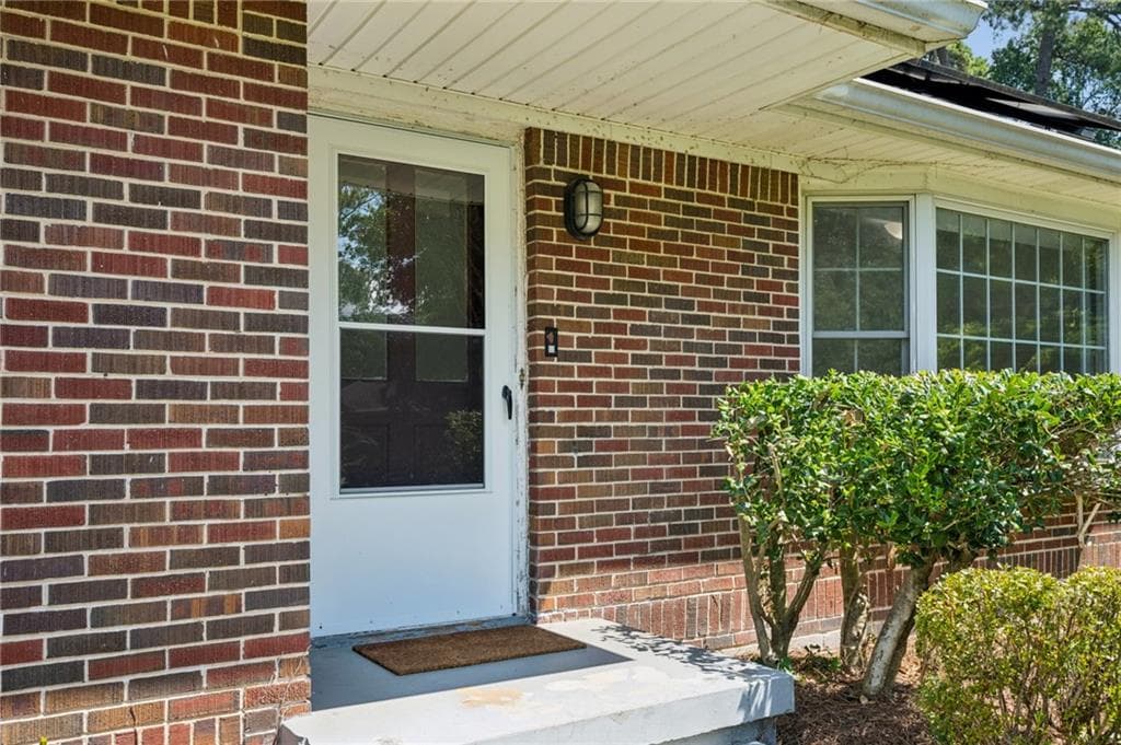 2 bedroom, 2 bathroom, 1,402 sq ft single family residence for sale at 1232 Carol Lane, Atlanta, GA 30306 — photo 4