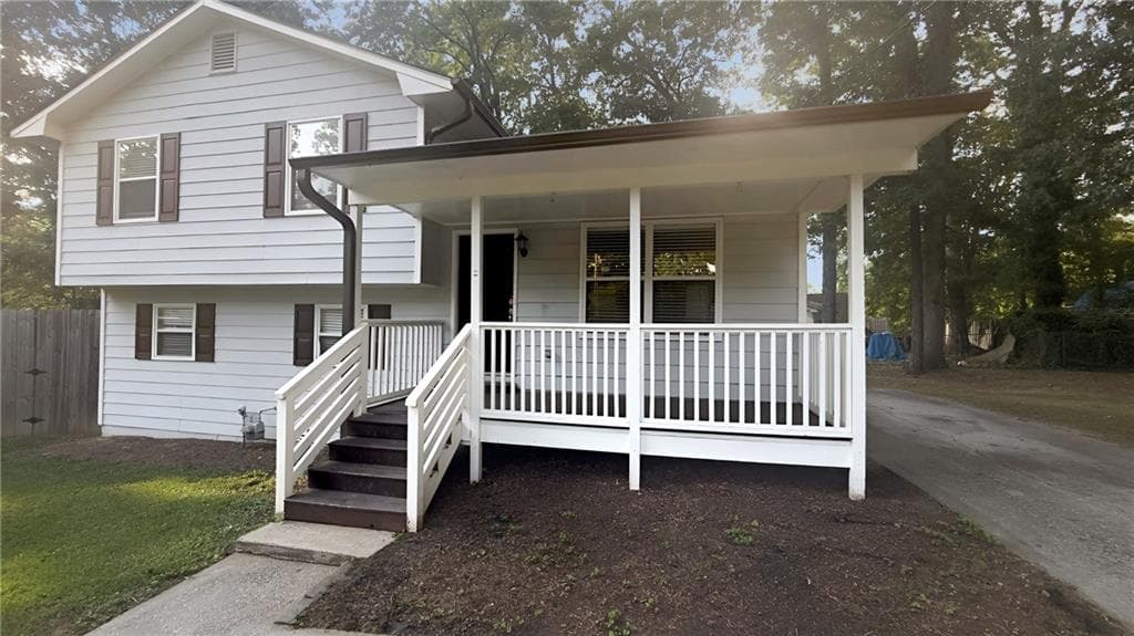 4 bedroom, 2 bathroom, 1,616 sq ft single family residence for sale at 141 Hemlock Circle, Lawrenceville, GA 30046 — photo 1 of 16
