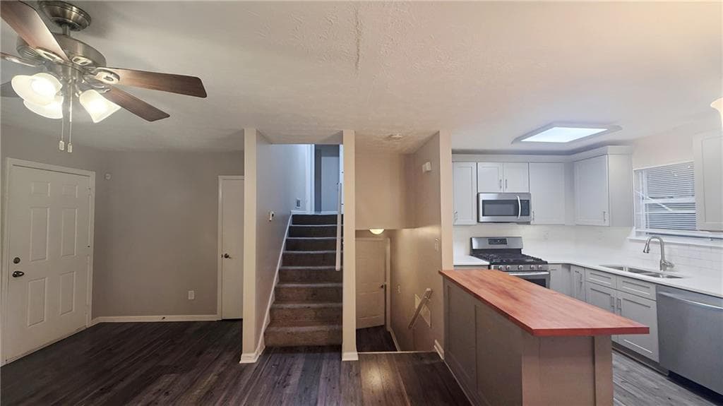 4 bedroom, 2 bathroom, 1,616 sq ft single family residence for sale at 141 Hemlock Circle, Lawrenceville, GA 30046 — photo 9