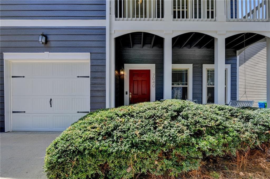 3 bedroom, 3 bathroom, 2,158 sq ft single family residence for sale at 7040 Silk Tree Pointe, Braselton, GA 30517 — photo 2