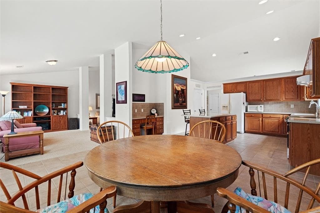 3 bedroom, 2 bathroom, 2,591 sq ft single family residence for sale at 1092 S Creek Dr, Villa Rica, GA 30180 — photo 10