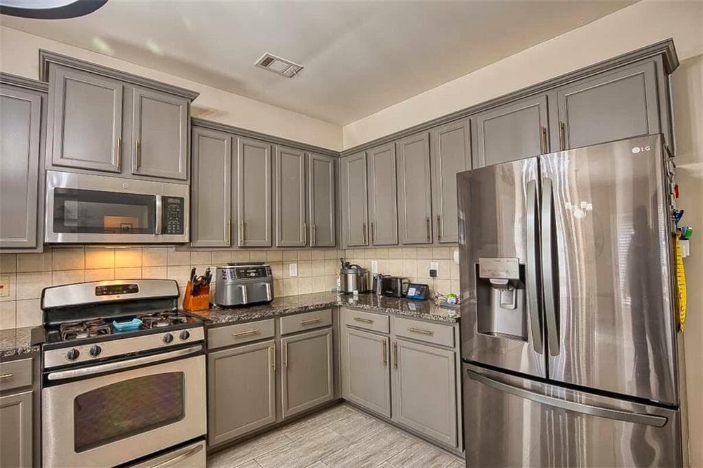4 bedroom, 3 bathroom, 2,735 sq ft single family residence for sale at 2364 Allsborough Way, Dacula, GA 30019 — photo 9