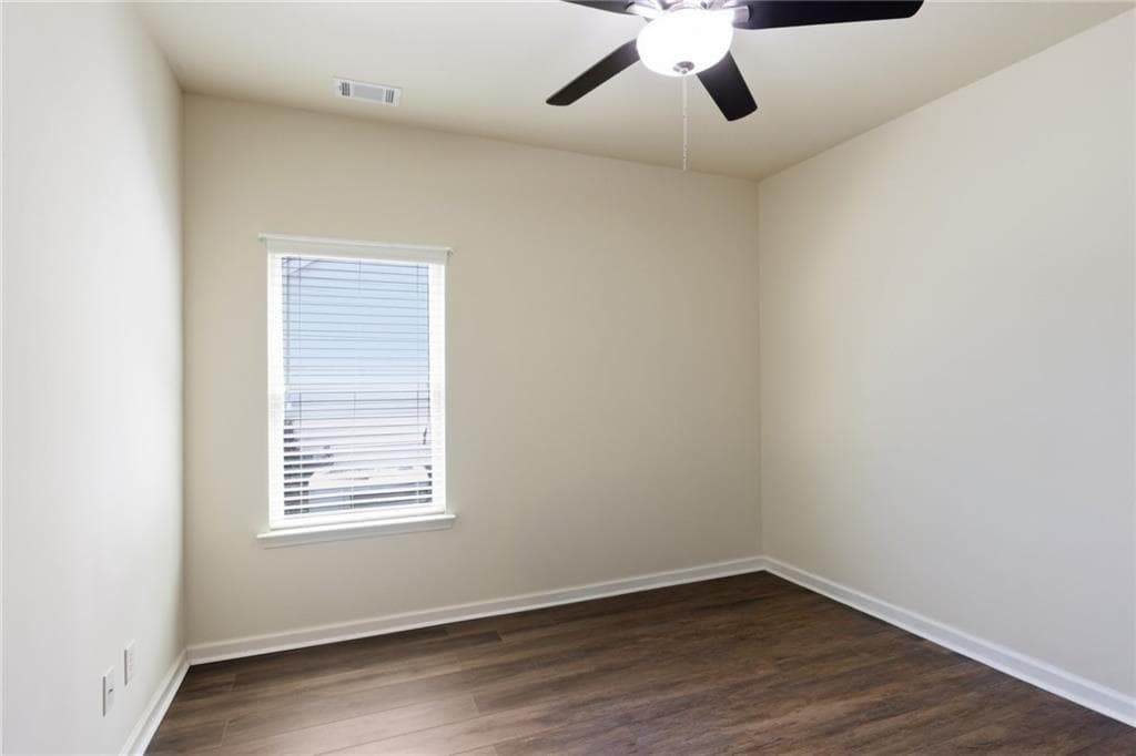 4 bedroom, 3 bathroom, 2,296 sq ft single family residence for rent at 906 Donington Circle, Lawrenceville, GA 30045 for $2,300 a month — photo 5